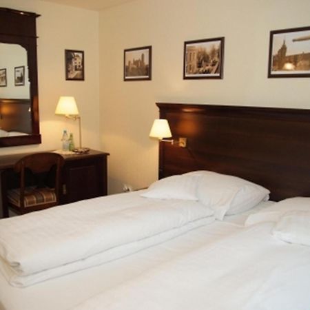 Bialy Dwor Bed & Breakfast ฟิดซิน ภายนอก รูปภาพ