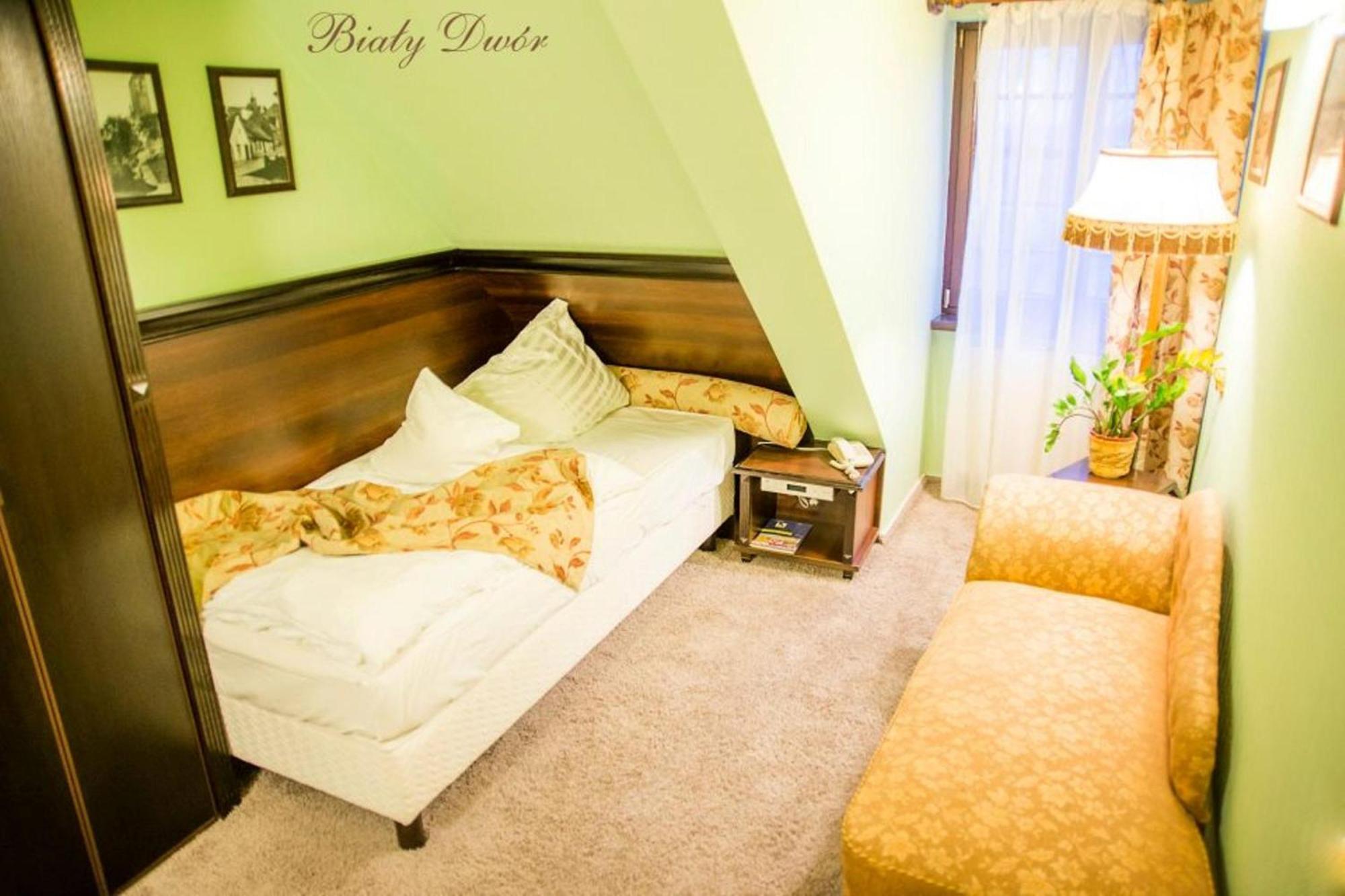 Bialy Dwor Bed & Breakfast ฟิดซิน ภายนอก รูปภาพ