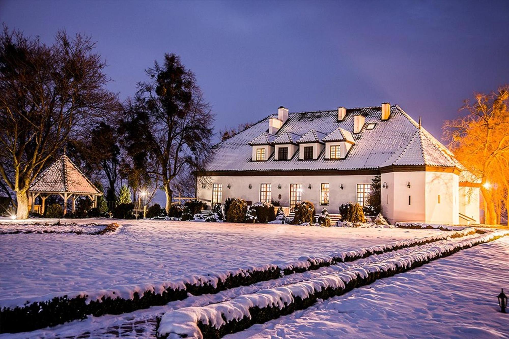 Bialy Dwor Bed & Breakfast ฟิดซิน ภายนอก รูปภาพ