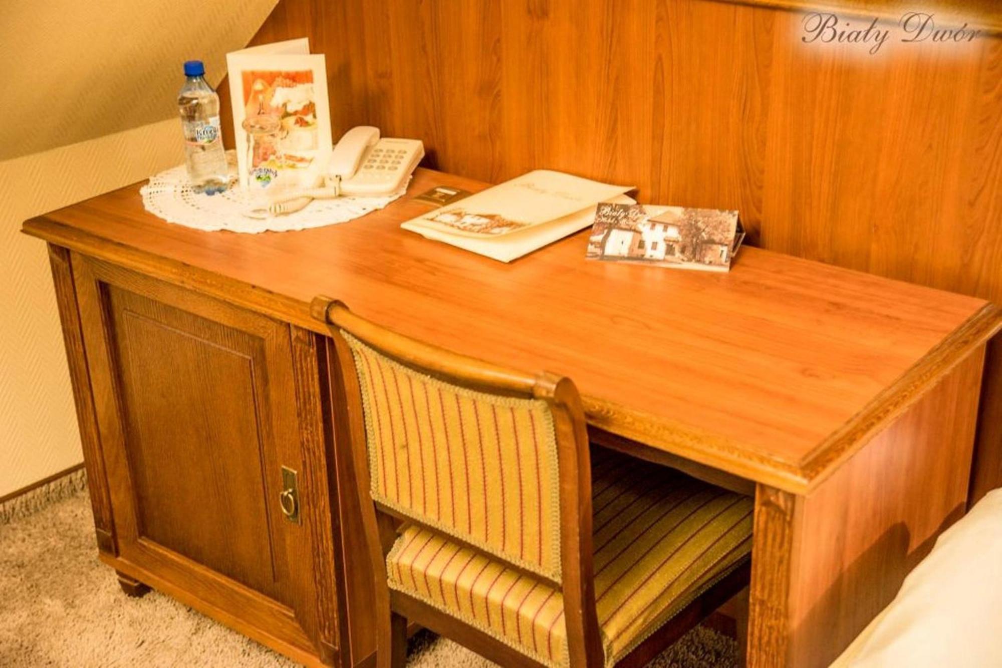 Bialy Dwor Bed & Breakfast ฟิดซิน ภายนอก รูปภาพ
