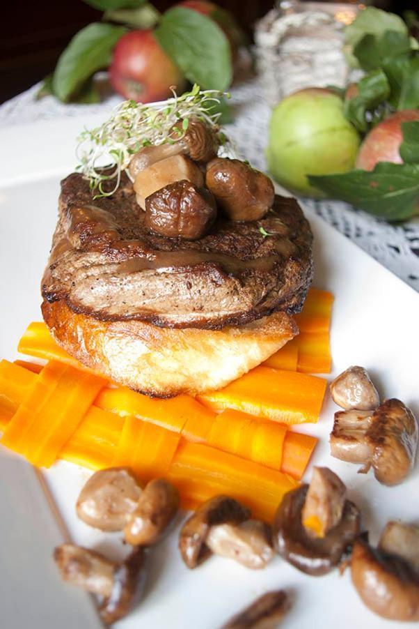 Bialy Dwor Bed & Breakfast ฟิดซิน ภายนอก รูปภาพ