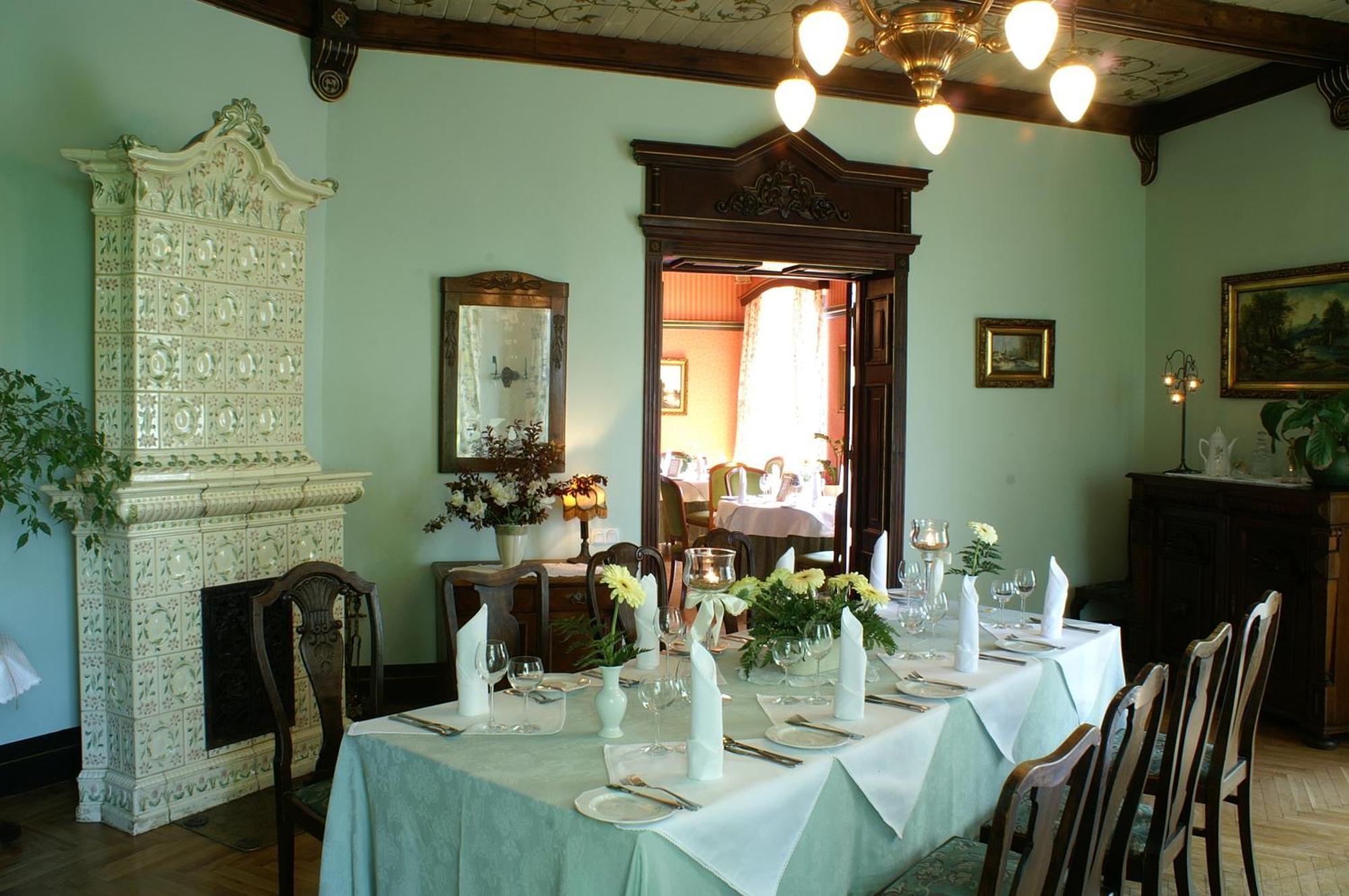 Bialy Dwor Bed & Breakfast ฟิดซิน ภายนอก รูปภาพ