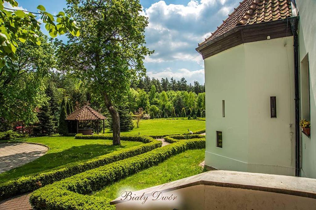 Bialy Dwor Bed & Breakfast ฟิดซิน ภายนอก รูปภาพ