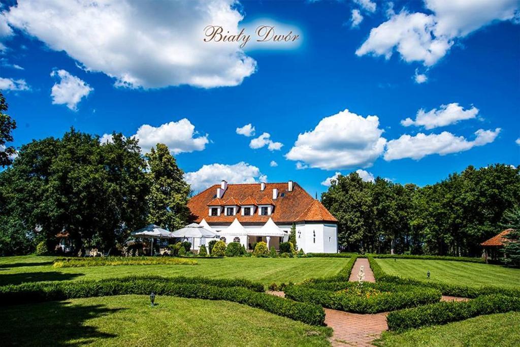Bialy Dwor Bed & Breakfast ฟิดซิน ภายนอก รูปภาพ