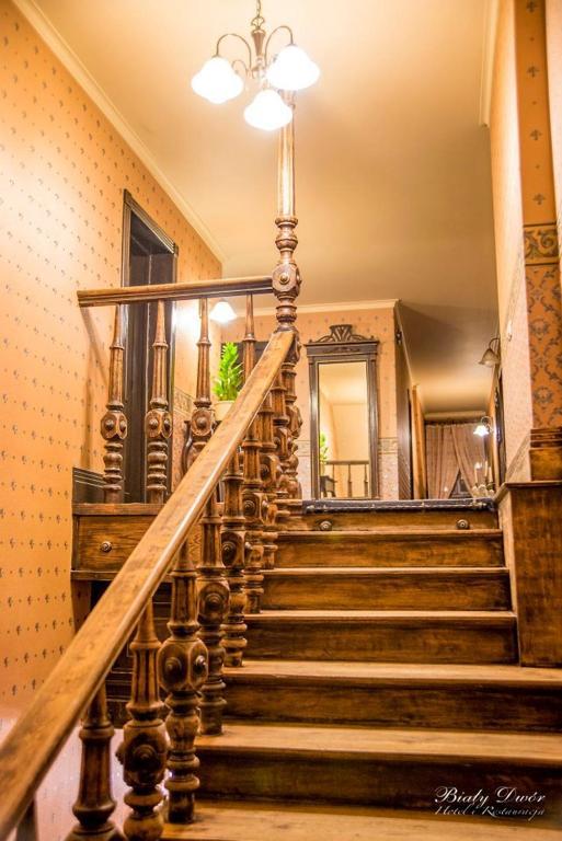 Bialy Dwor Bed & Breakfast ฟิดซิน ภายนอก รูปภาพ