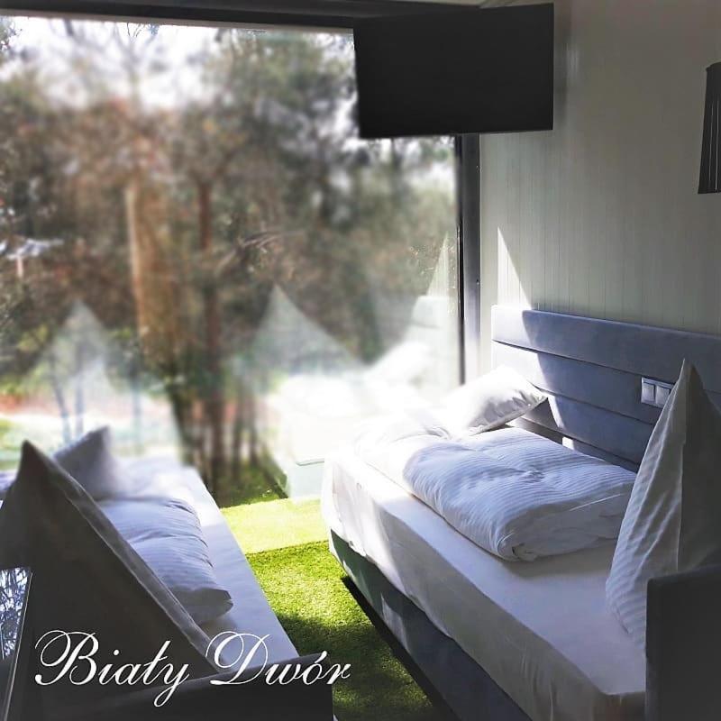 Bialy Dwor Bed & Breakfast ฟิดซิน ภายนอก รูปภาพ